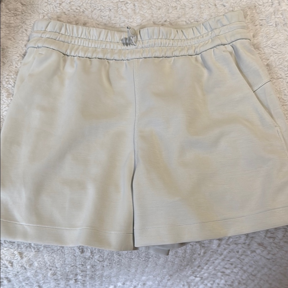 Lululemon Athletica Cream Athletic Shorts Lightweight Design